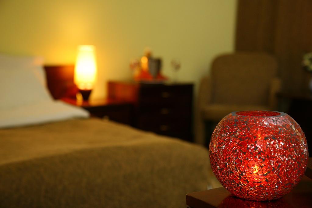 Hotel Cara Питешти Экстерьер фото