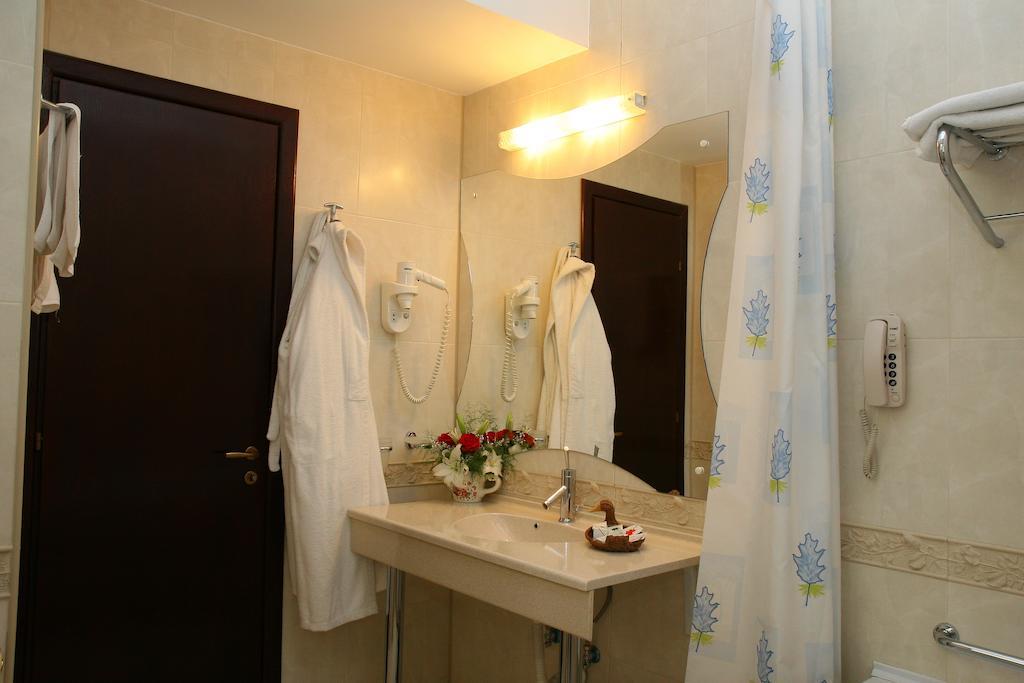 Hotel Cara Питешти Номер фото